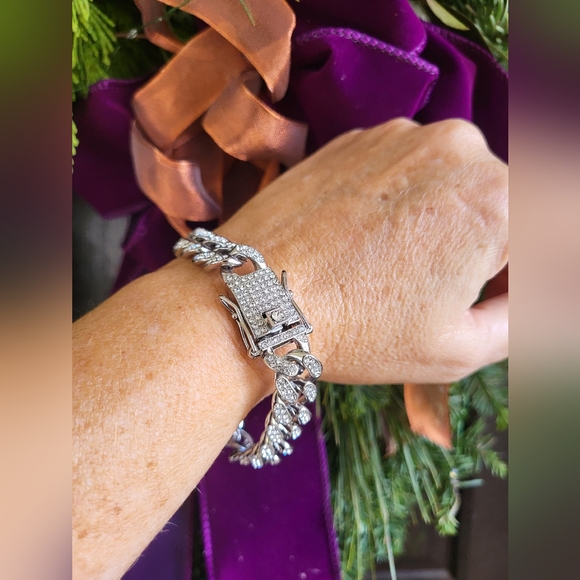 BRAND NEW CUBAN LINK 8 inch 22 mm BRACELET ABSOLUTELY STUNNING 😍 - Picture 4 of 6